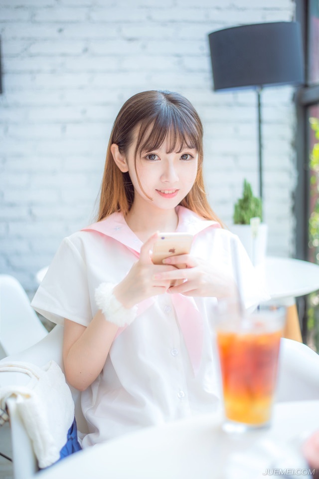 “那只是顺带。”庞统摇了摇头：“现在那阆中大营之中，可是已经有不少人投了我军。”